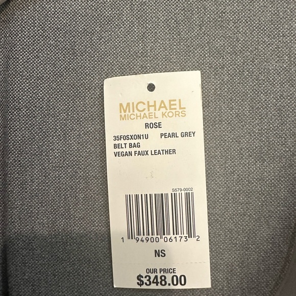 Micheal kors belt bag. Can also wear as fanny pack. - Picture 3 of 4